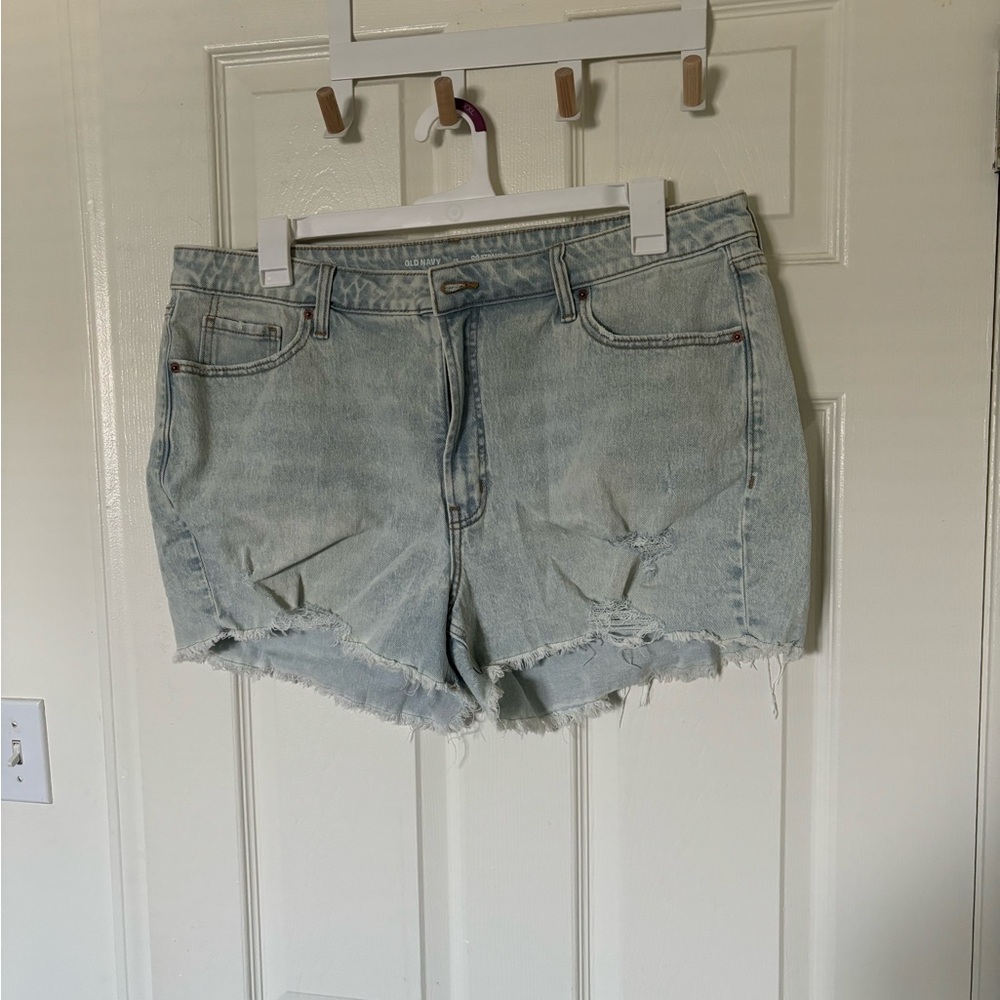 EUC straight leg shorts